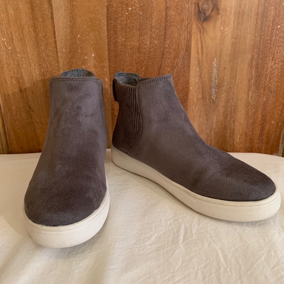 Steven By Steve Madden Slip On High Top Grey Suede Sneaker Size 6M - Picture 5 of 16
